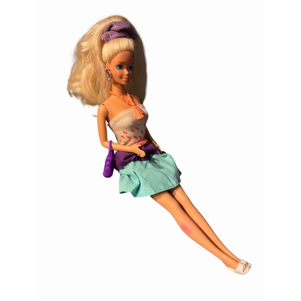 1991 Mattel  Sun Sensation Barbie Doll With Outfit/ Accessories Blonde Blue Eyes
